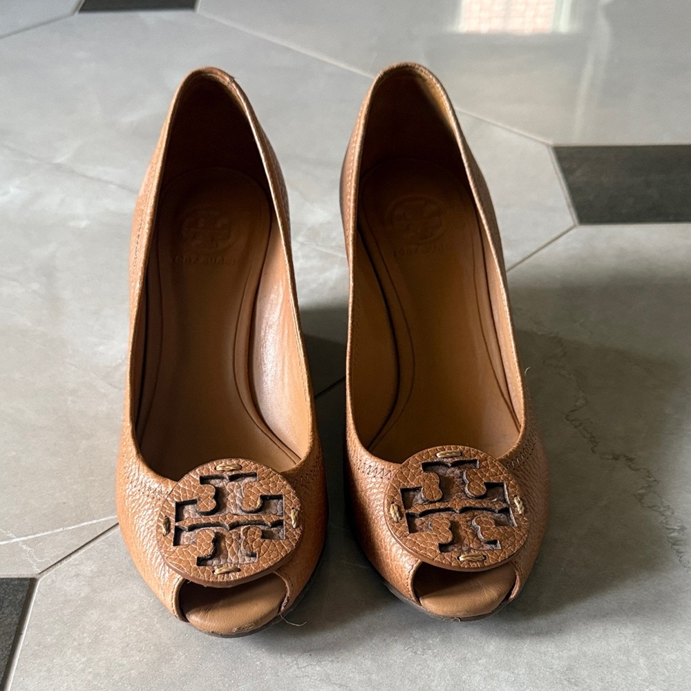 Tory Burch Tan Peep-Toe wedges